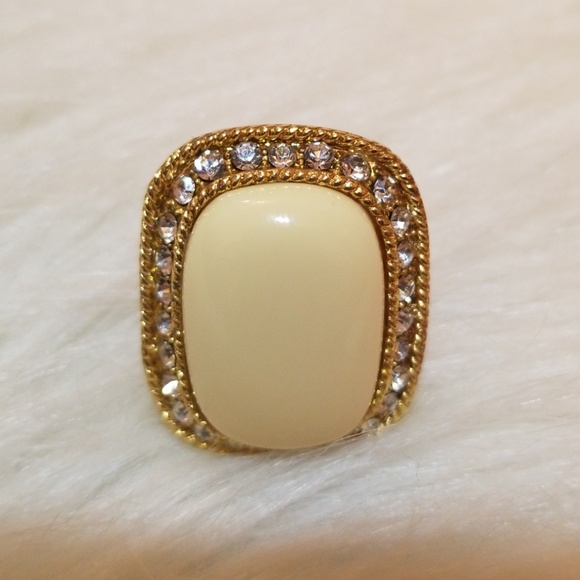 Statement Ring - Picture 2 of 4